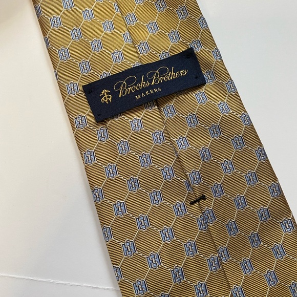Brooks Brothers Gold Diamond Pattern Blue Silk Neck Tie - Picture 4 of 5